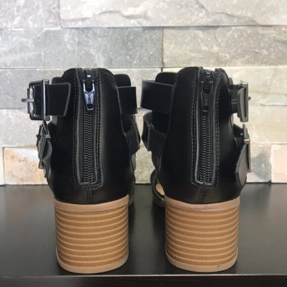 Material Girl Danee Block Heel City Sandals - Picture 4 of 5